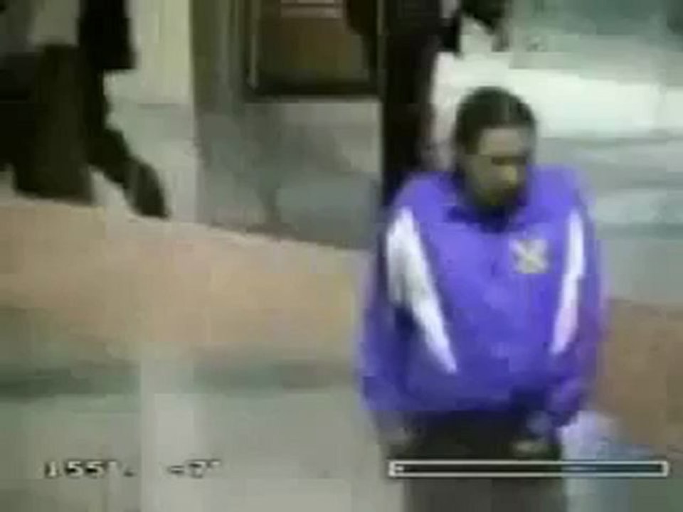 Tuvaleti gelen adam ne yapar