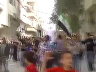 فري برس حمص الخالدية خرووج مظاهرة من بين الركام والدمار خرجنا تأكيدا على صمود مدينتا  الحبيبة 28 4 2012 Homs