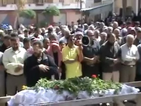 فري برس حمص القصير تشييع الشهيدة فاطمة احمد جمرك 28 4 2012 Homs