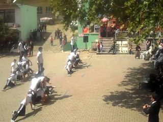 4-ERKEK ÖĞRENCİ GÖSTERİ