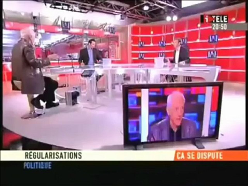 Zemmour: Sarkozy "MENTEUR" est pour l'immigration pour faire baisser les salaires