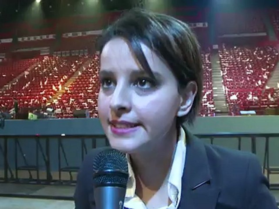 Najat Vallaud Belkacem avant le meeting de Bercy