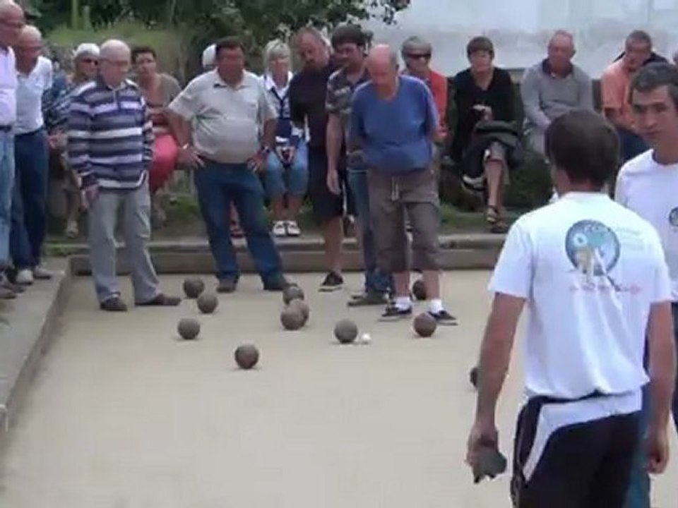 21/08/2011 - Concours de boules plombées à Saint Jean du Doigt