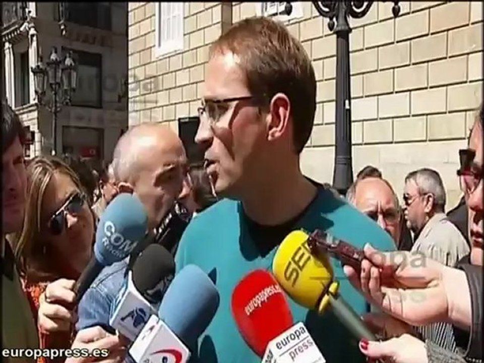 Barceloneses se concentran contra los recortes