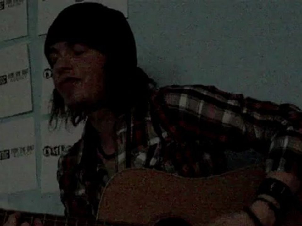 Pierre-Jean (OmEgA) -Rolling in the deep (Adèle)- Showcase acoustic à Lyon le 21/04/12