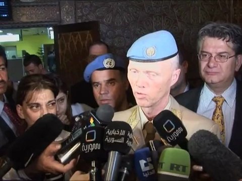 Chefe de observadores chega à Síria