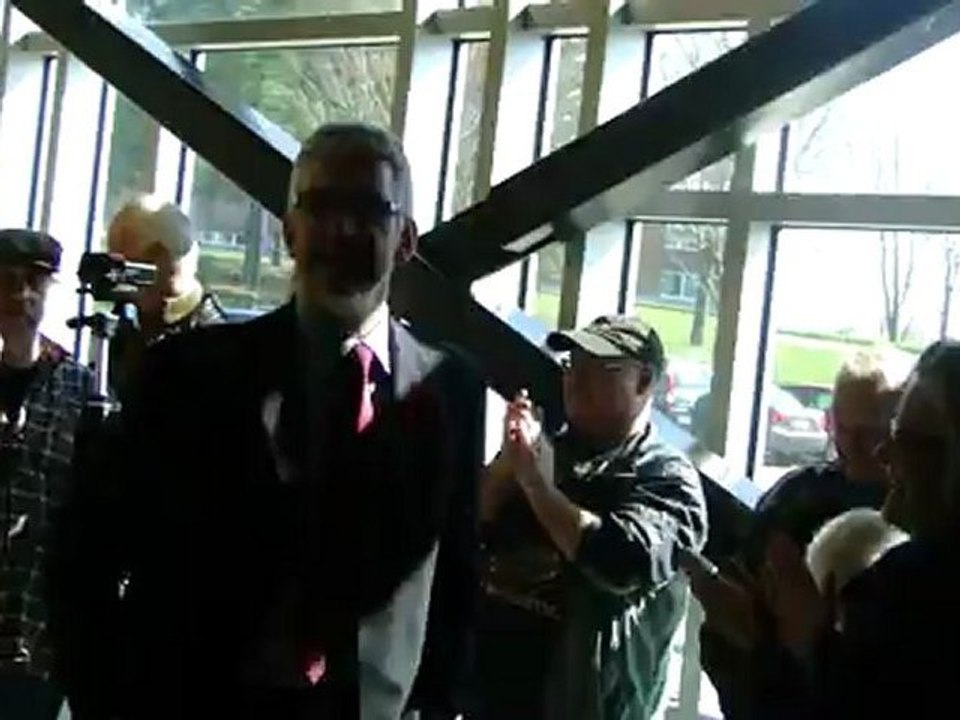 Arrivée de M. Jean-Martin Aussant, chef d'Optio...