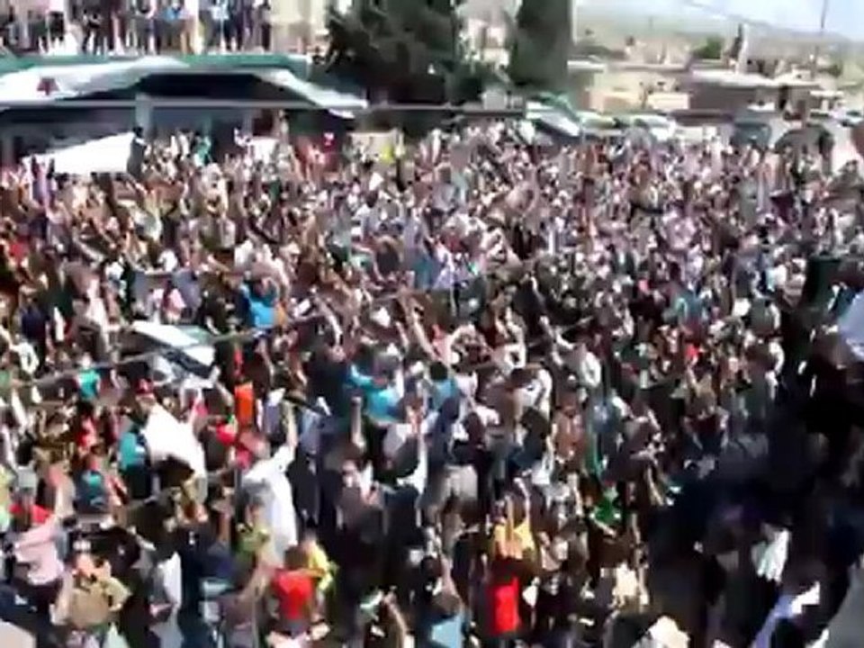 فري برس ادلب معرة حرمة صباحية الأحد والمطالبة بمجيء المراقبين29 4 2012 Idlib
