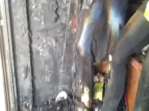 فري برس حماه المحتلة حماه ساحة العاصي احراق محل من قبل كتائب الاسد ج1 Hama