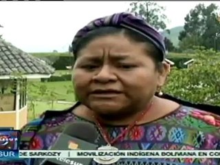 Rigoberta Menchú participa en encuentro indígena en Ecuador