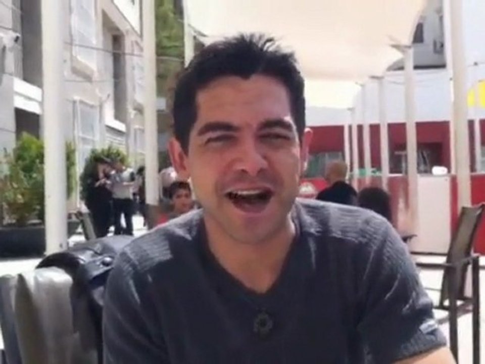 Saludo Alexis Cruz