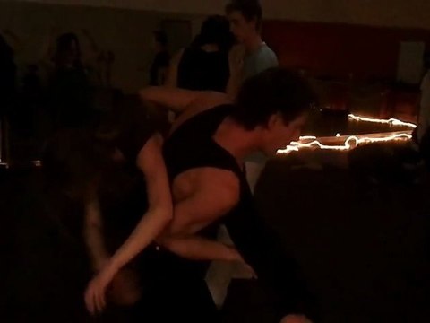 Guilhyan S. ( Schirck) et Alice Le Guiffant danse contact improvisation Rennes