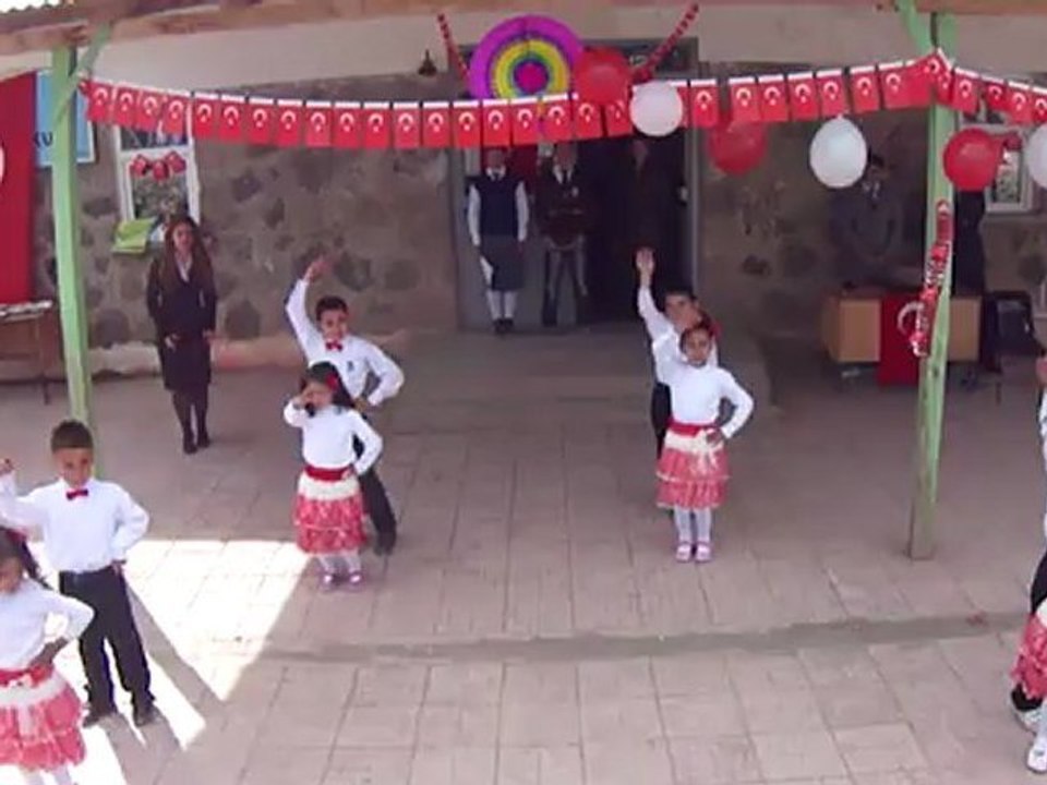 23.04.2012 - ATEŞ BÖCEĞİ DANSI