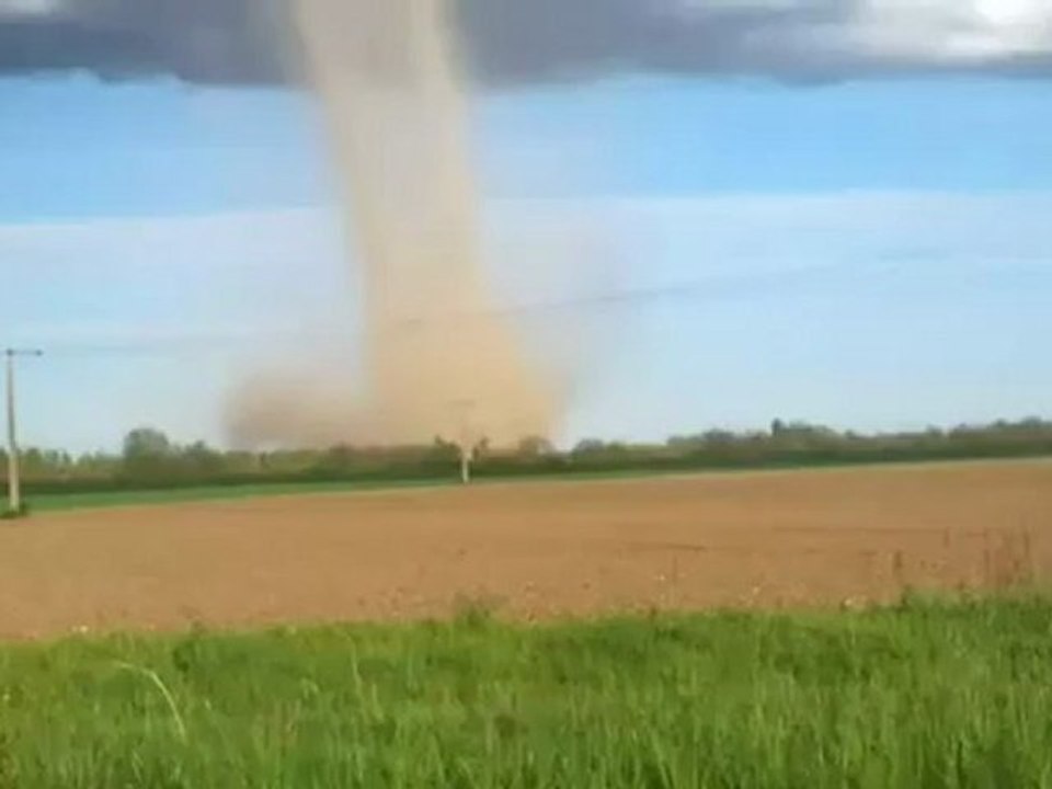 Ils filment une tornade sur Toulouse