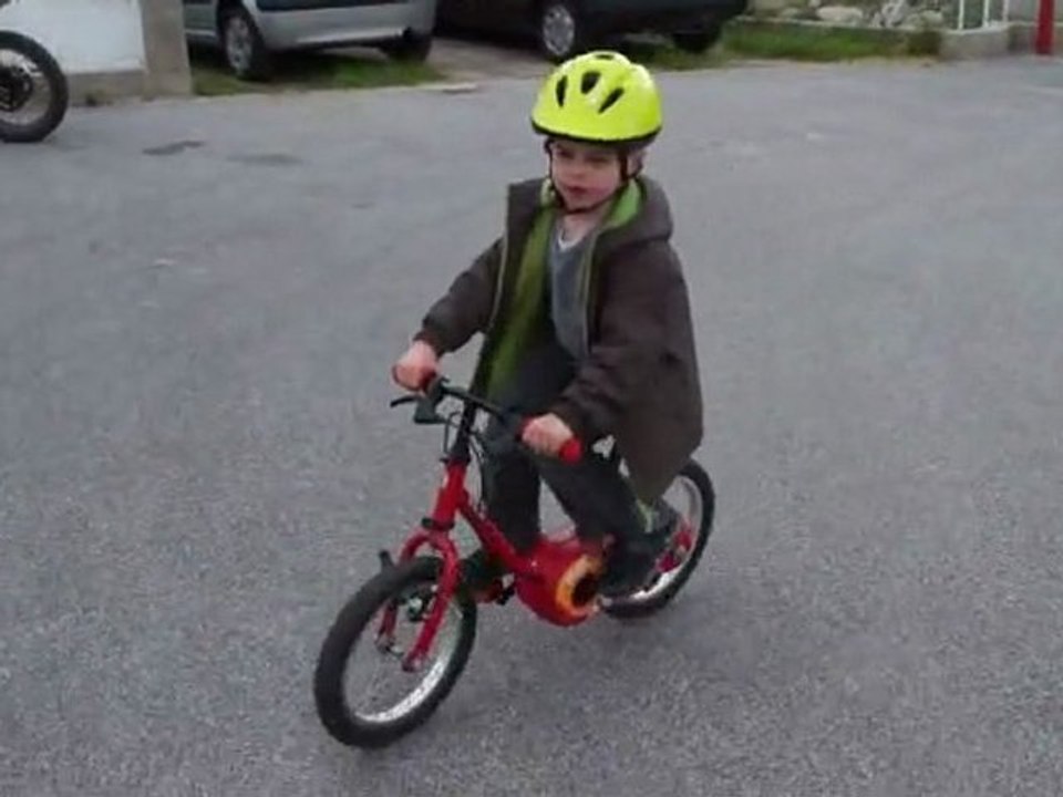 matisse fait du vélo