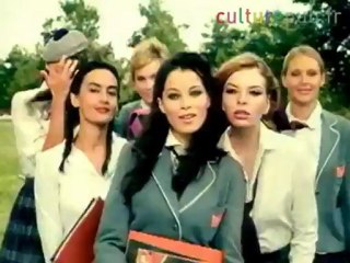 Big car, lots of girls  !