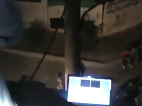 فري برس درعا تجهيز مظاهرة حي القصور 30 4 2012 Daraa