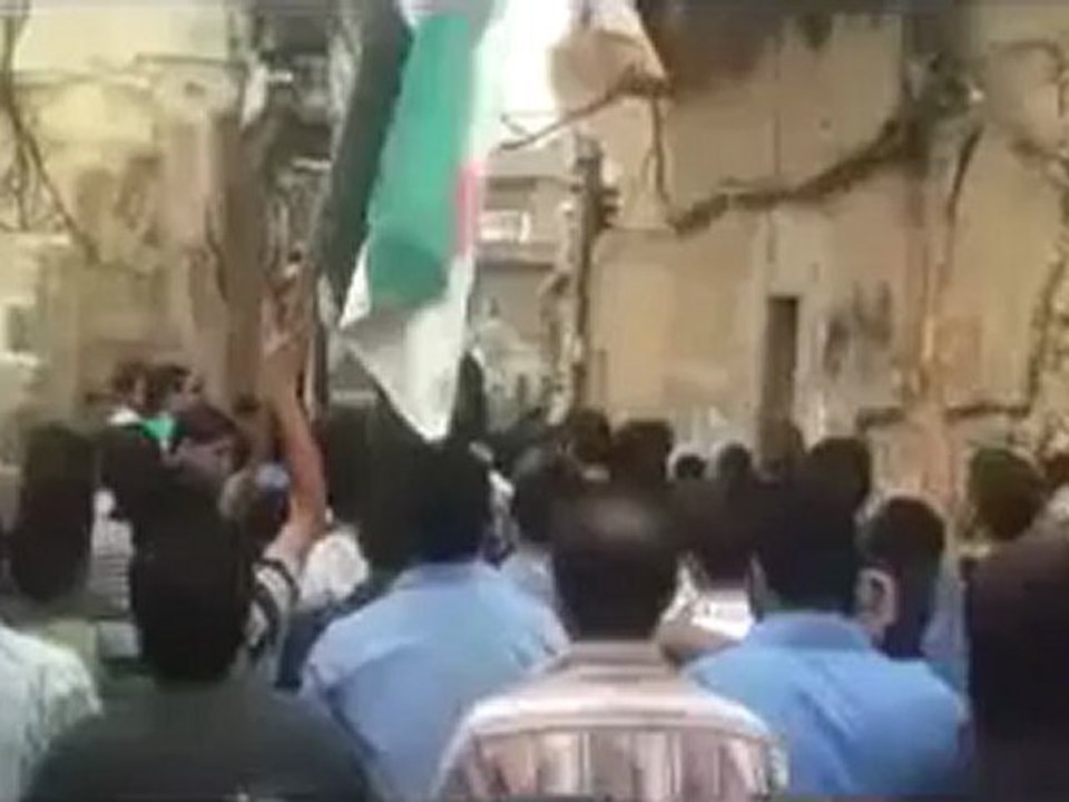 فري برس دمشق برزة مظاهرة بدنا نشيلو لبشار 30 4 2012 ج4Damascus