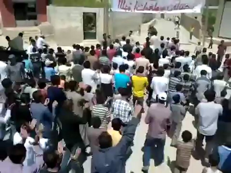 فري برس ادلب بلدة معرشمشة الاثنين مظاهرة للمطالبة باسقاط النظام 30 4 2012 Idlib