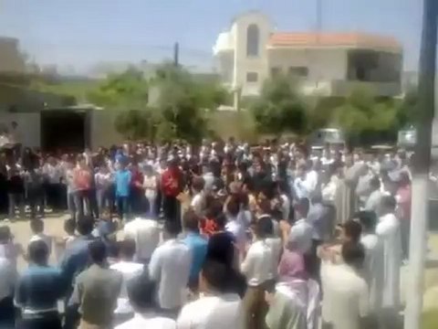 فري برس حماه المحتلة مظاهرة في بلدة خطاب نصرة للمدن المحاصرة 30 4 2012 Hama