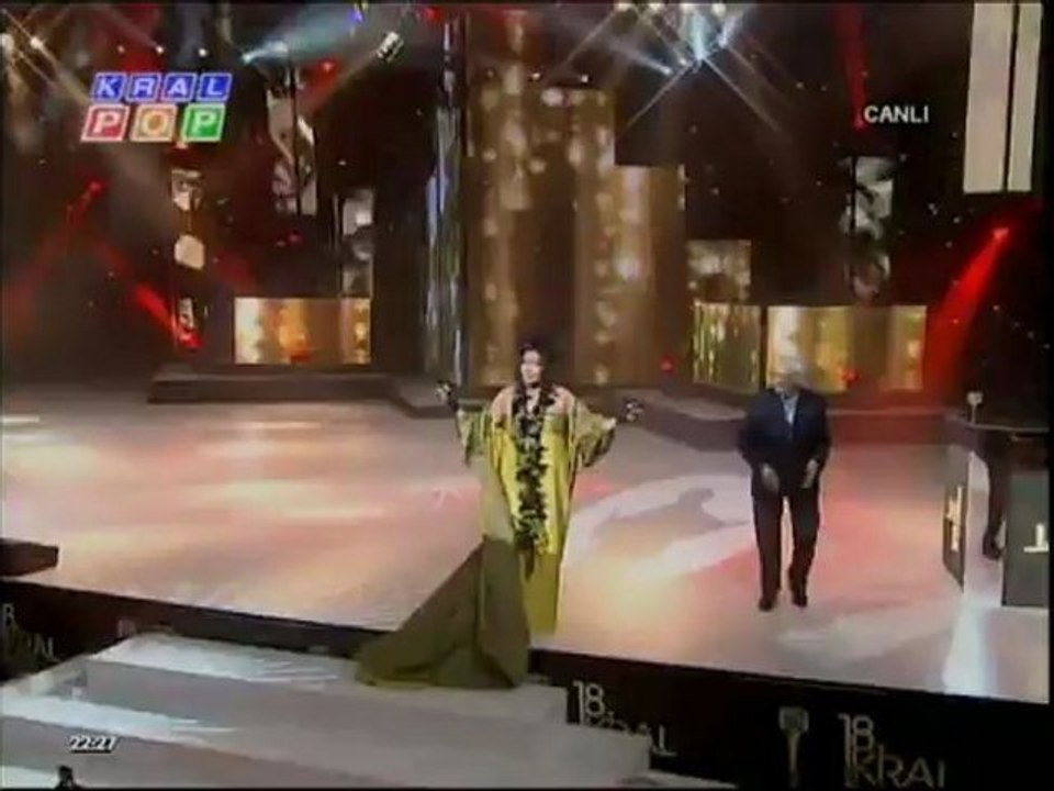 BÜLENT ERSOY/ADNAN ŞENSES KRAL MÜZİK ÖDÜLLERİ.....