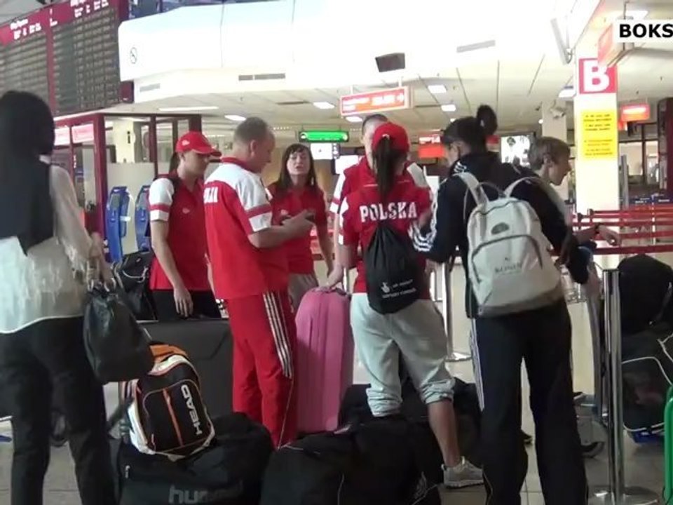 Reprezentantki Polski w boksie tuż przed wylotem na MŚ w Chinach (Warszawa, 30 kwietnia 2012)