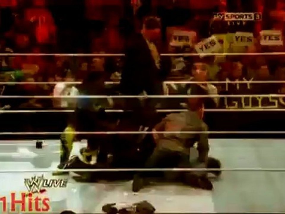 Brock Lesnar Breaks HHH´s Arm!
