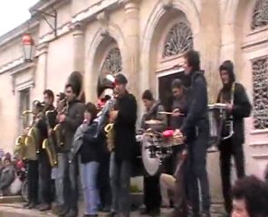 flashmob le  29 04 2012 à Parthenay compagnie alléa citta