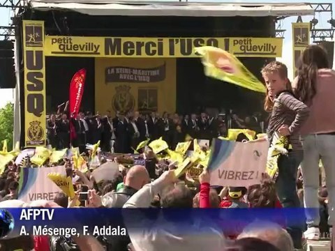 Les footballeurs de l'US Quevilly fêtés comme des héros