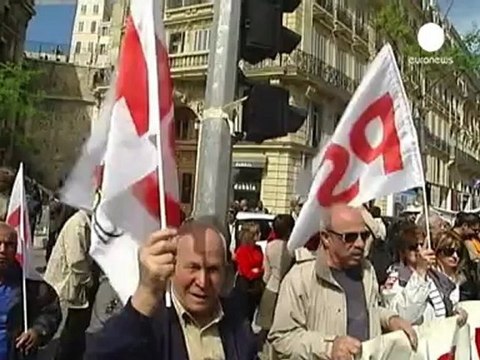 Francia: Primo Maggio di Hollande in difesa del lavoro