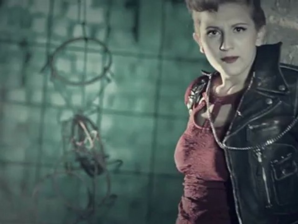 Rina Abdyli ft. Flaka Krelani dhe MC Kresha - Si Bass