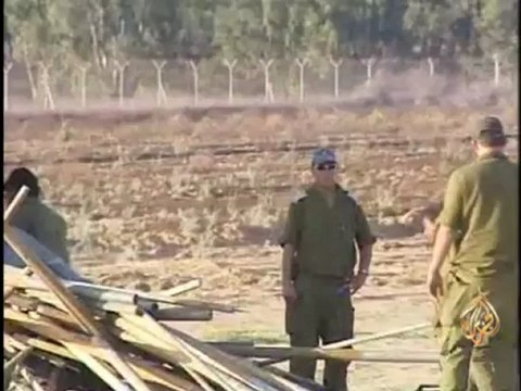 بناء جدار عازل على الحدود المصرية الاسرائيلية