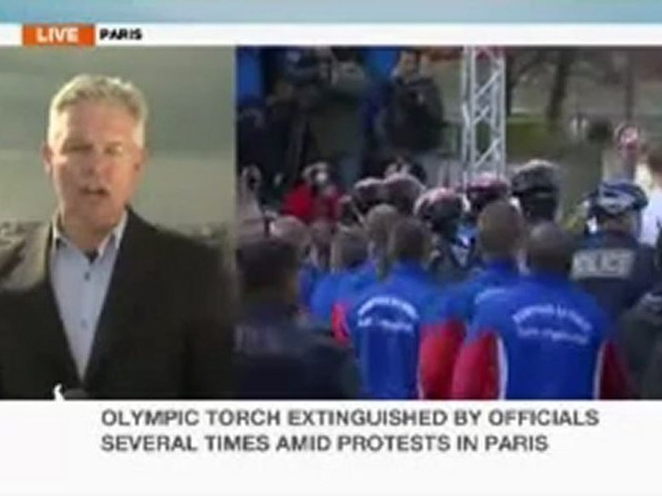Chaos marks Paris Olympic torch relay - 08 Apri...