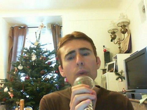 Wiwi égratigne la claque d'Axelle Red