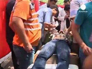 Une dizaine de morts dans les manifestations...