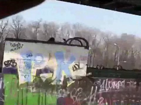 Опасное двойное сальто назад.