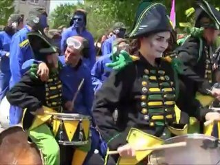 manifestation front de gauche avec le transe express