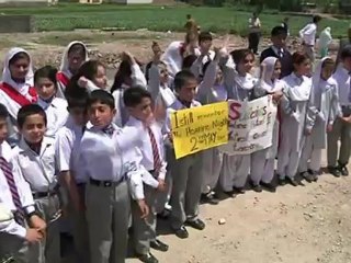 Niños pakistaníes piden paz