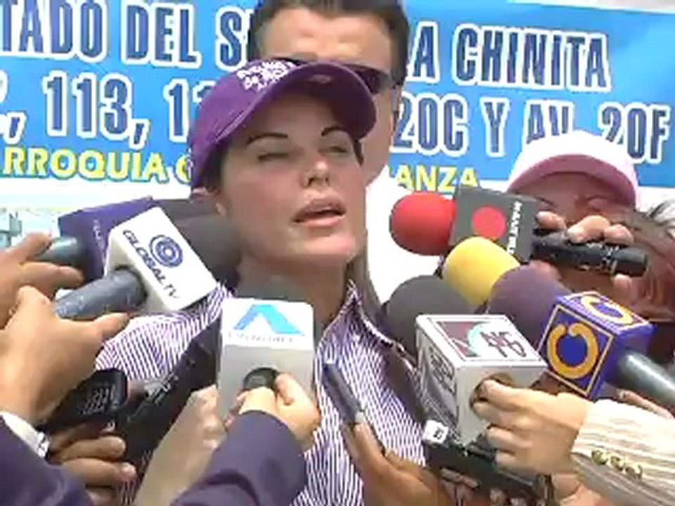DECLARACIONES ALCALDESA DE MARACAIBO INICIA REASFALTADO EN EL BARRIO LA CHINITA