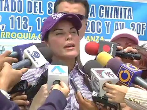 DECLARACIONES ALCALDESA DE MARACAIBO INICIA REASFALTADO EN EL BARRIO LA CHINITA