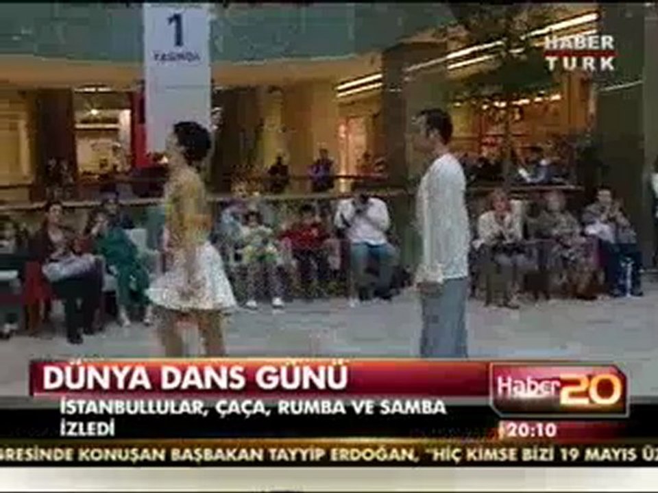 Gezende Köyü Muhtarı Meral Çelik'in oğlu dansçı Çağdaş Çelik