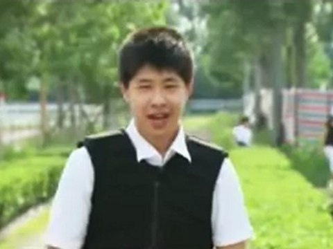 Youths enjoying China's economic boom 21 August 2008