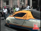 Napoli - L'auto da corsa solare Solar wolrd gt (02.05.12)
