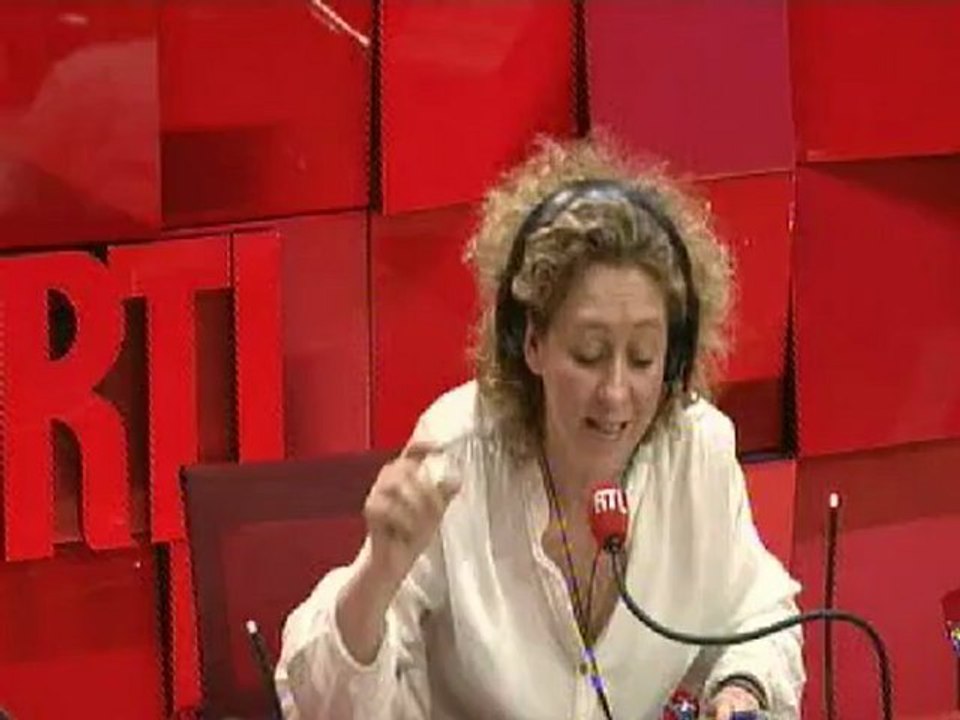 "Les Carnets d'Alba" : les livres politiques de la rédaction de RTL