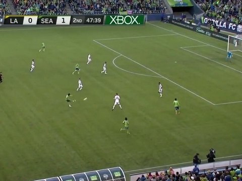 Quelle frappe majestueuse de 35 mètres !