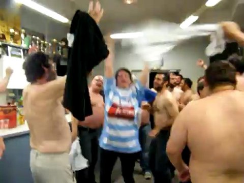 2012-04-29 soirée après match tomber la chemise