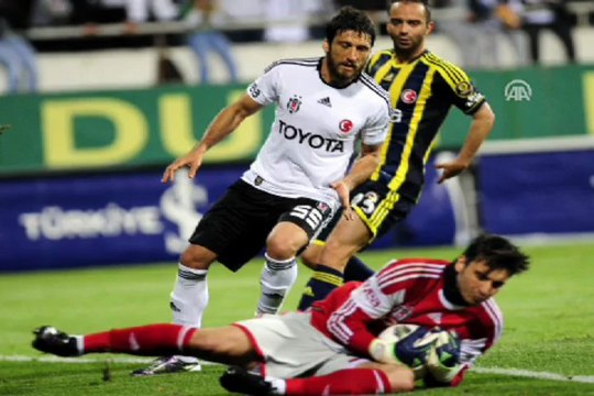 Beşiktaş ilk derbisini kazandı