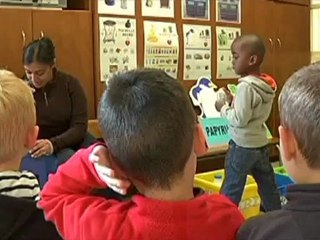 Les môme apprennent le tri sélectif (St-Julien-lès-Villas)