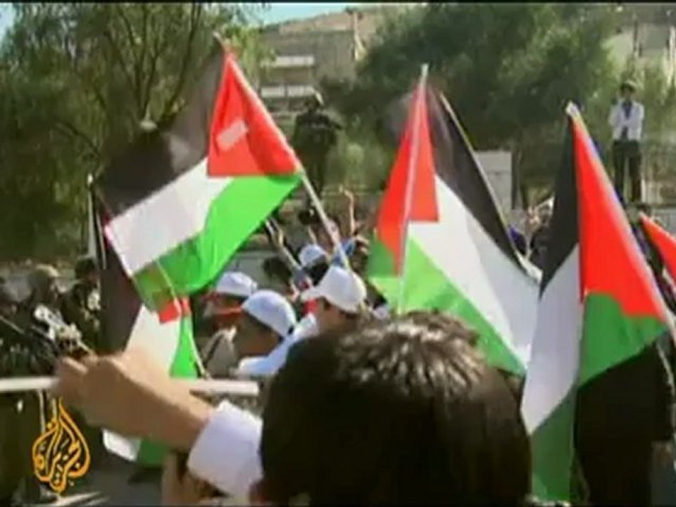 Palestinians struggle in divided city of Hebron...