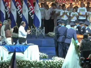 Entierro con honores para Borge